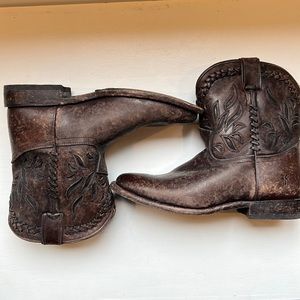 Frye embroidered short cowgirl  boots